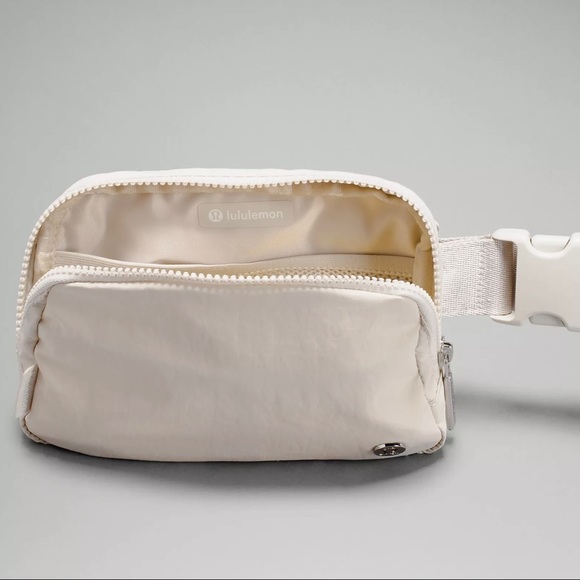 Lululemon Everywhere Belt Bag White Opal EBB Fanny Pack NWT - Picture 2 of 10